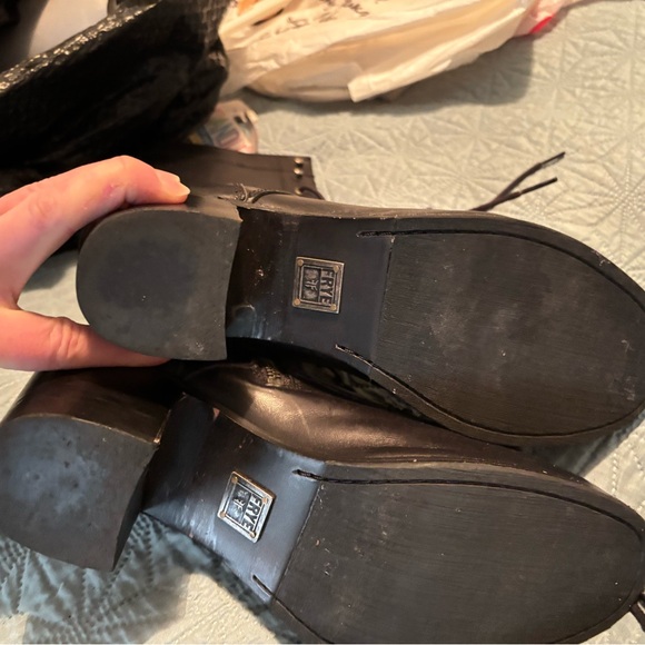 Women’s Frye Black Leather Shoes - Picture 2 of 4